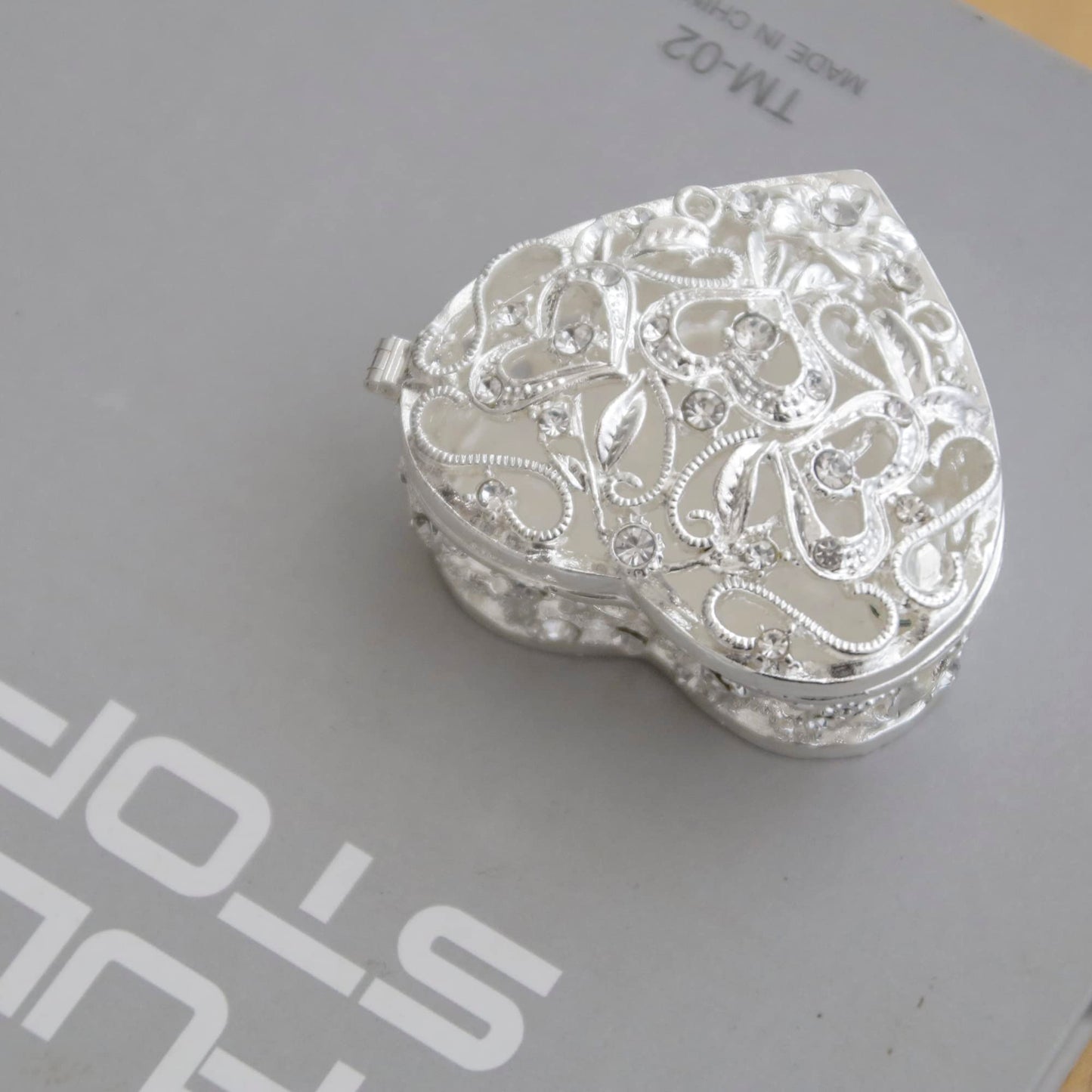 Silver Heart Jewelry Trinket Box Bejeweled Heart Box with Hollow Flower Figurines Jewelry Boxes Ring Holder