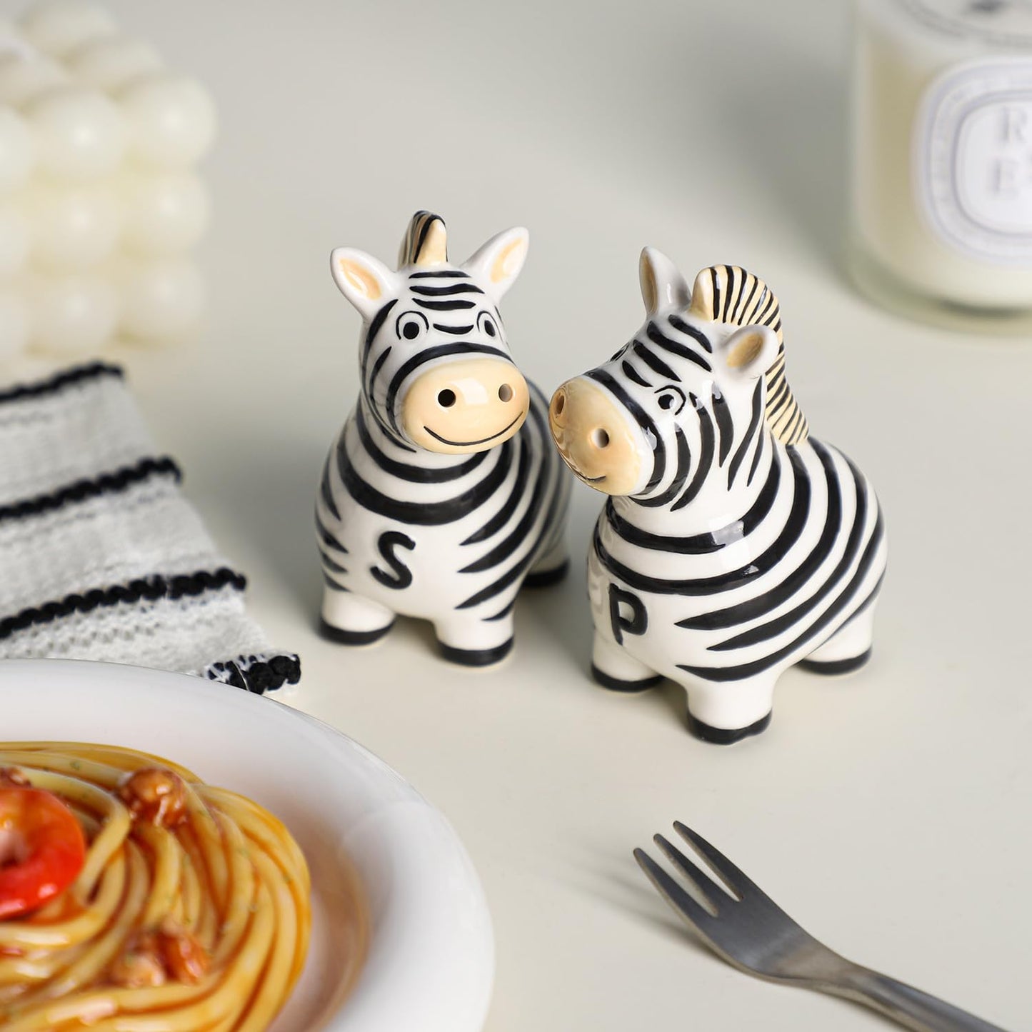 Colias Wing Ceramic Zebra Salt & Pepper Shakers Set, Hand-Painted Zebra Salt and Pepper Shakers-B