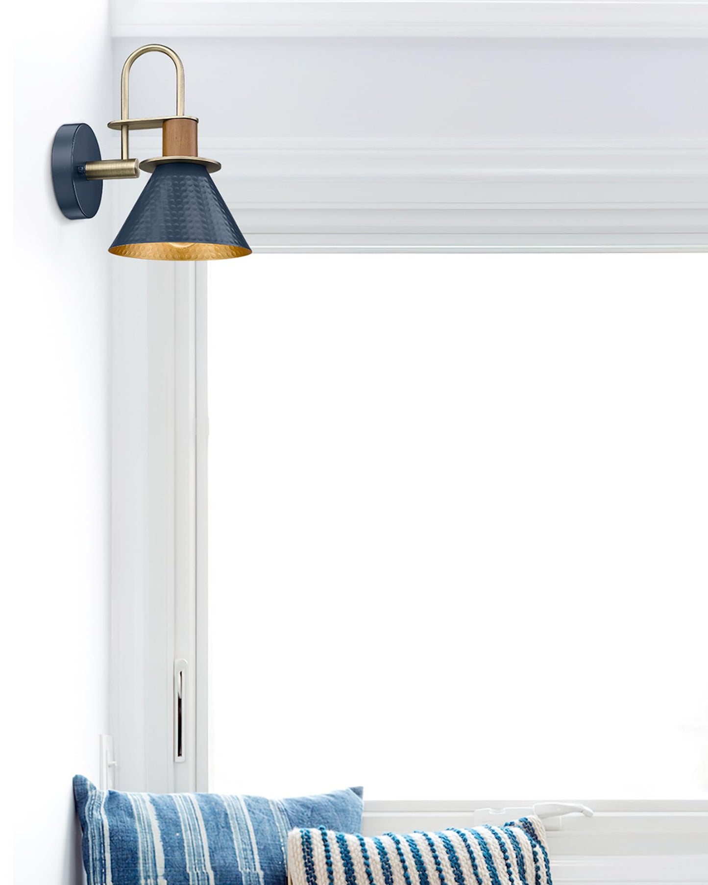 HWH Rustic Wall Sconces, Industrial Sconce Wall Lighting Indoor Wall Lamp, 1-Light Barn Vanity Light for Bathroom Bedroom Bedside, Hammered Metal Shade, Navy Blue Finish, 5HZG74B BL+BG