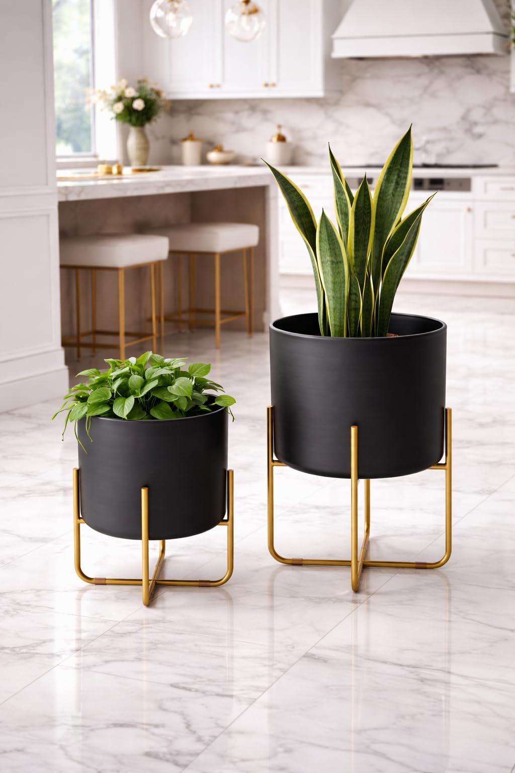 Kirpi Modern Planter Pots, Set of 2 Round Black Planters with Gold Stand, Decorative Floor Planters, Metal Pots with Drainage Holes for Living Room, Office, Garden, Balcony, 7 and 9 Inch Diameter