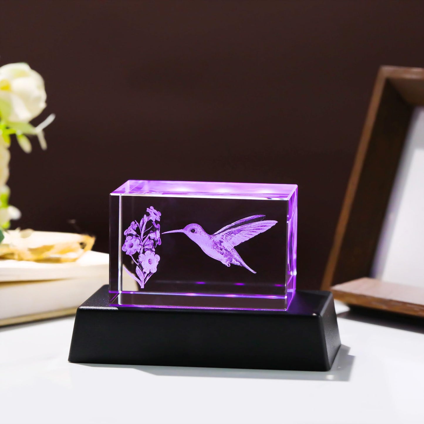YWHL Crystal Hummingbird Gifts for Women Man, Laser Engraved 3D Hummingbird Figurines for Animal Lovers, Hummingbirds Decor for Home Party