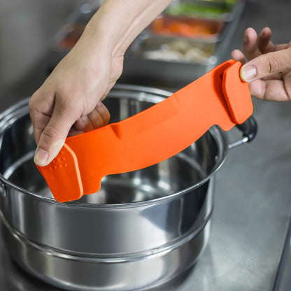 AUOON Clip On Strainer Silicone for All Pots and Pans, Pasta Strainer Clip on Food Strainer for Meat Vegetables Fruit Silicone Kitchen Colander
