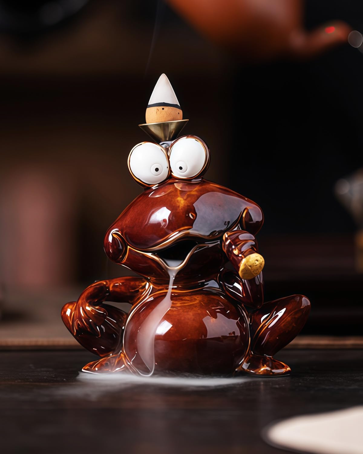 TEAVOR Backflow Incense Burner Ceramic, Funny Smoking Frog Incense Holder, Novelty Aromatherapy Ornament Home Decor for Yoga & Meditation