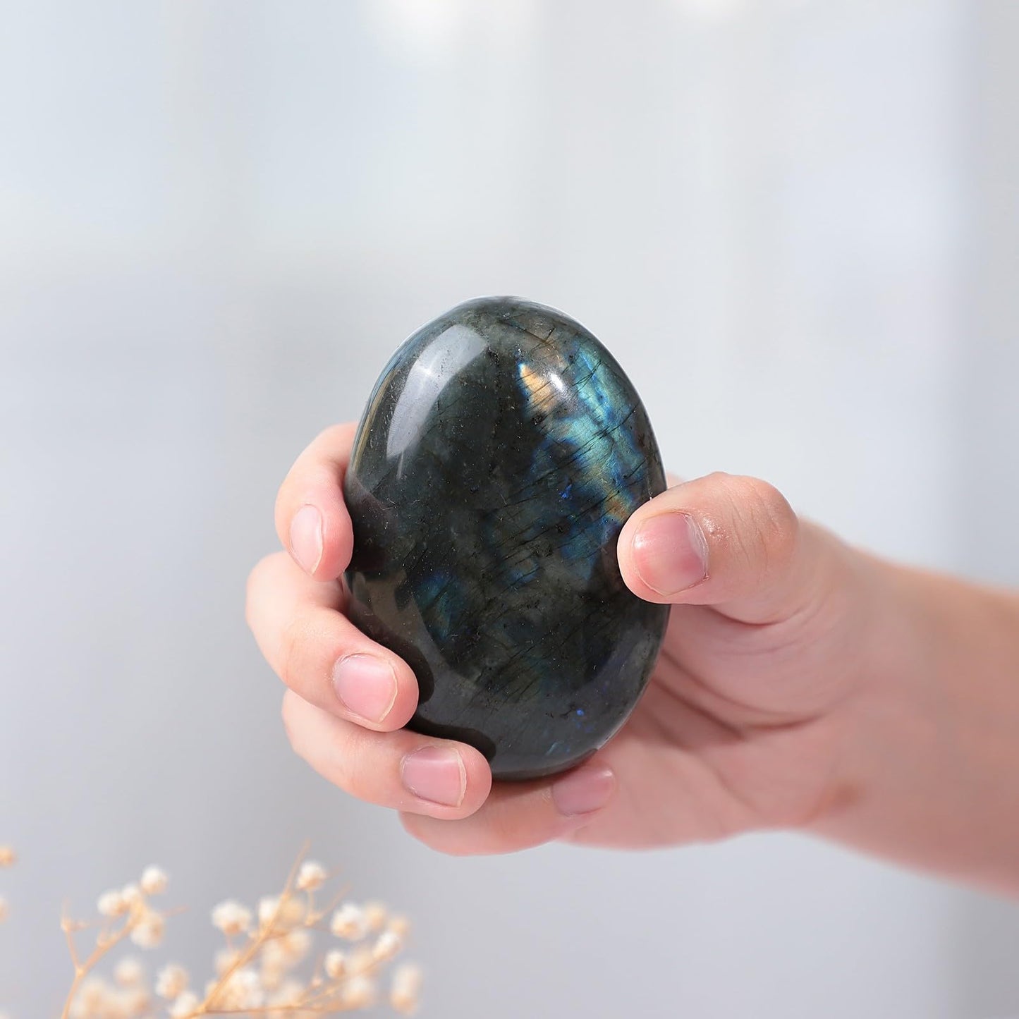 Sportmusies Natural Labradorite Stone for Home Desk Decoration, Polished Irregular-Shaped Labradorite Crystal for Reiki Healing Meditation, 2.24-3.85 inches