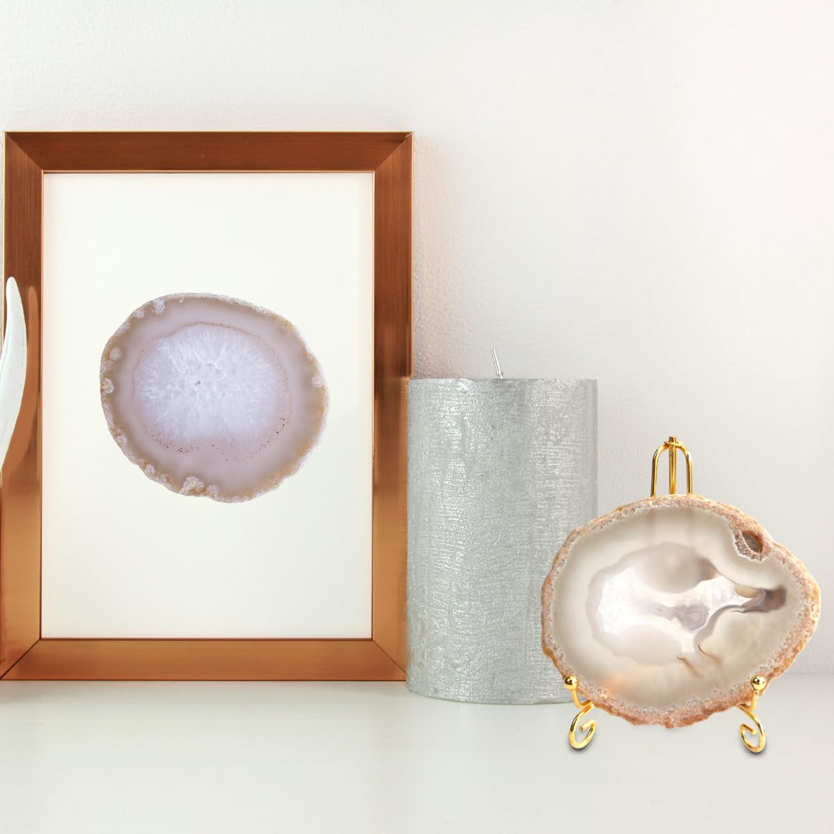 Sisamn Natural Agate Slices Bulk Crystal Geode Coasters Set of 4 - Unique 4-5 Inch Cute Stone Drink Coasters with Rubber Bumpers - Natural Slices Geode for Home Decor, Coffee Table, Bar Accessories