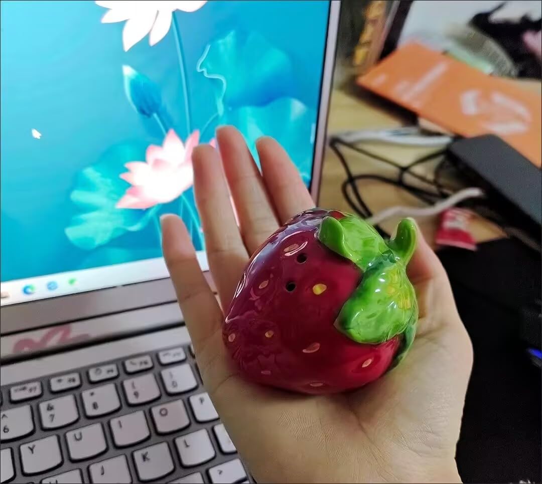 Strawberry Salt and Pepper Shakers, 2-Piece Ceramic Spice Jars, Cute Kitchen Decor, Novelty Gift for Christmas, Housewarming