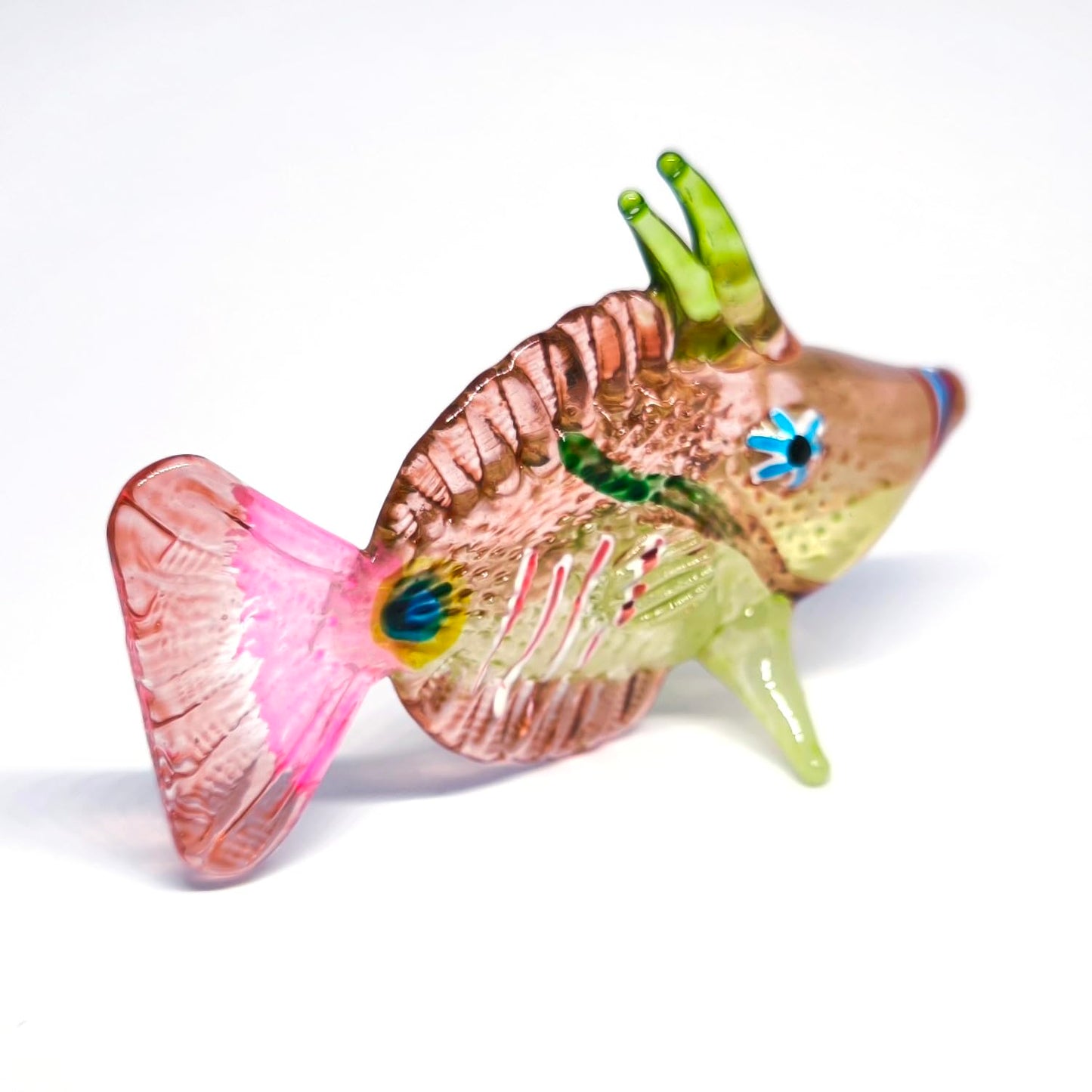 ZOOCRAFT Hand-Blown Glass Fish Figurine for Fish Lovers, Artisan Lampwork Sculpture — Coastal & Ocean Decor Gift for Marine Enthusiasts & Beach Home Collectors