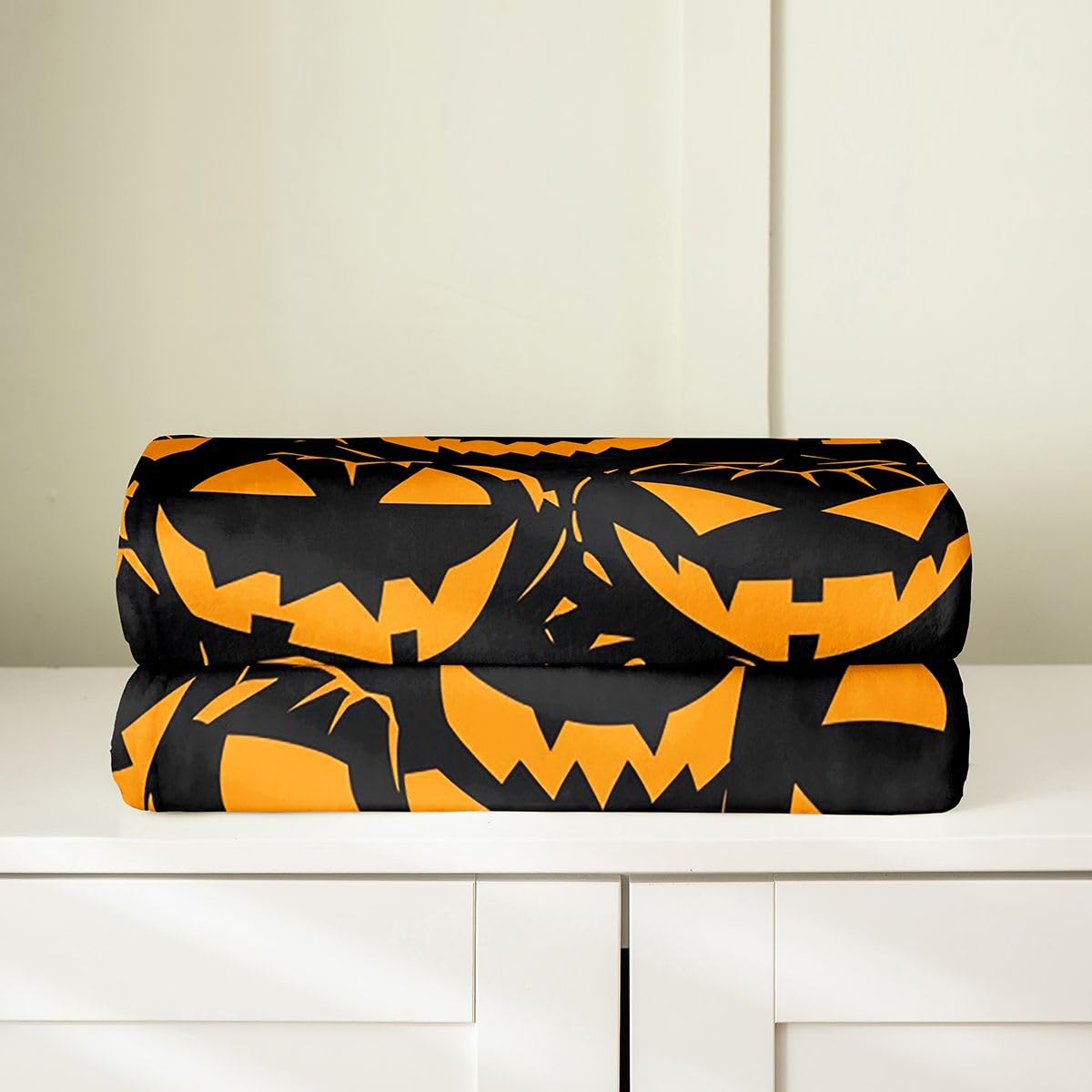 Feelyou Spooky Pumpkin Fleece Throw Blanket Halloween Themed Flannel Blanket Plush Fuzzy Trick or Treat for Bed Couch Chair Living Room Graveyard 40"x50" Orange and Black Bedroom Decor