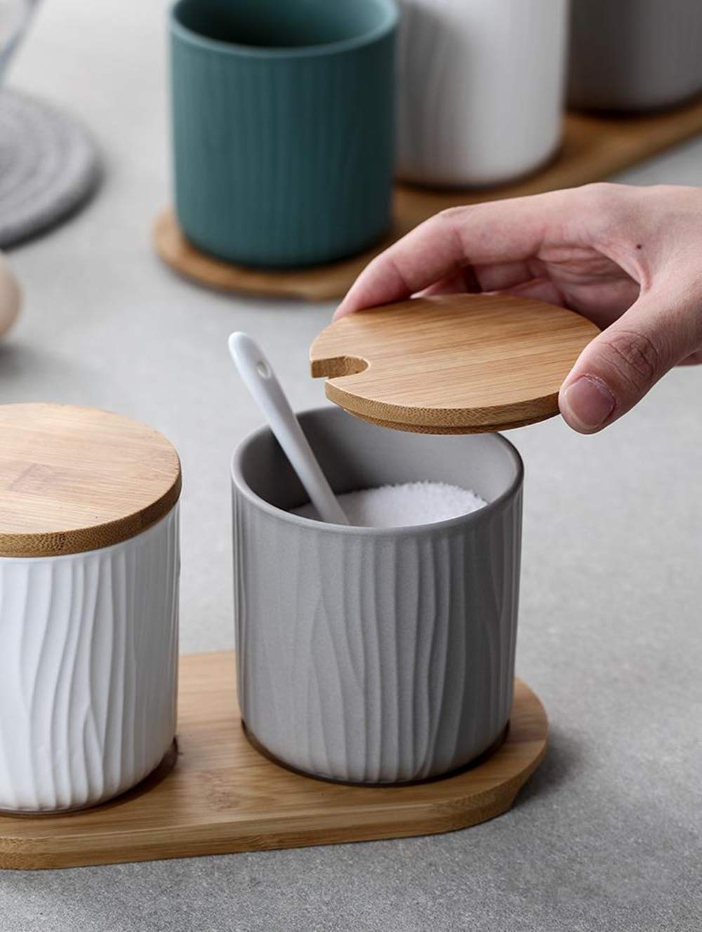 OnePine Set of 2 Ceramic Sugar Bowl 300ml Ceramic Spice Jar Condiment Pots with Bamboo Lid and Ceramic Spoon for Home and Kitchen, Height 3.93 inch,White and Gray