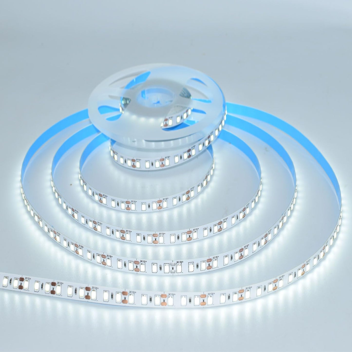 SUYOOULIN LED Strip Lights, 16.4ft/5m SMD 2835 600 LEDs Light Strips, 15000LM Flexible AC 110V Waterproof IP68 LED Ribbon for DIY Christmas Home Indoor Outdoor Decor(Daylight White 6500K)