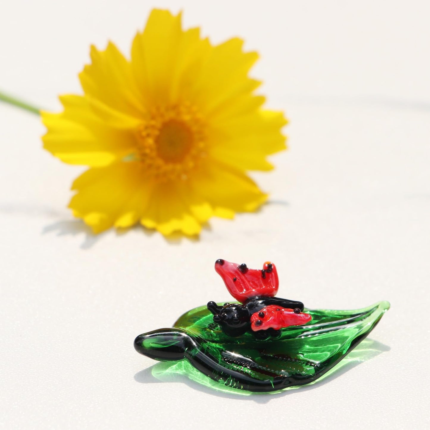 Crrezhai Mini Crystal Green Leaf Glass Animal Butterfly: Table Figurines Decor Crystal Room Ornament Sculpture Women Gift Collectible Figurines