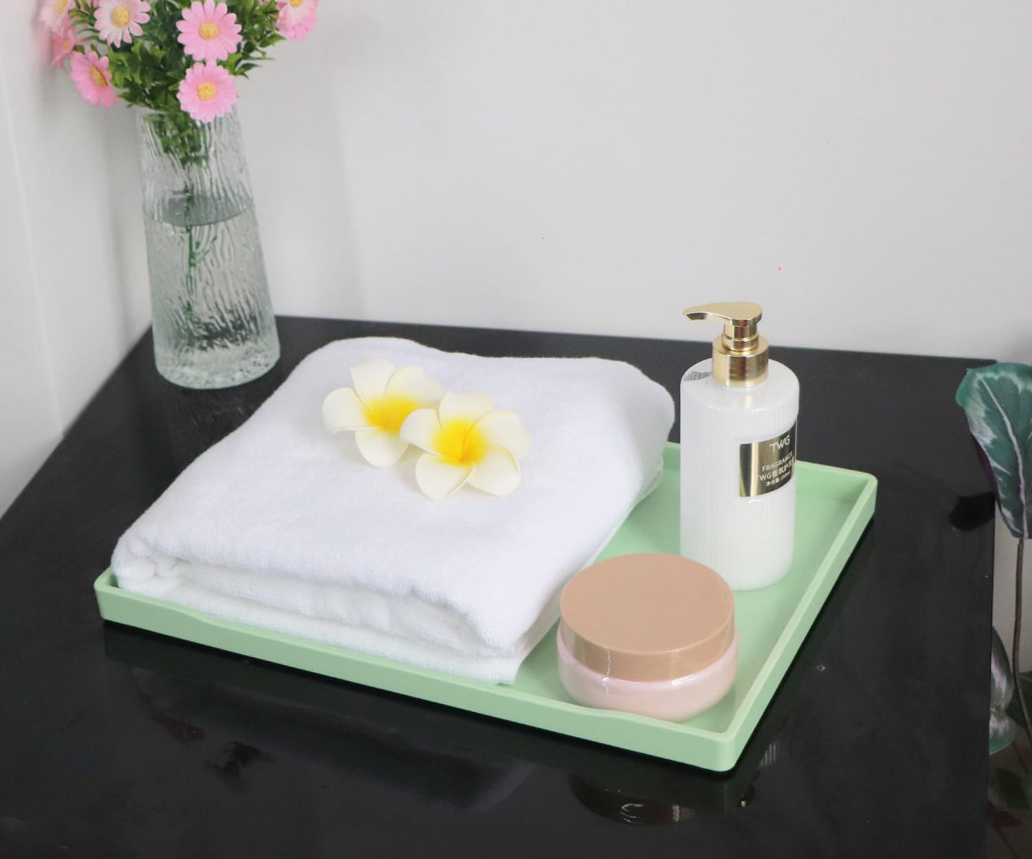 VCREATC Green Serving Tray (15 x 10.6 inch), Laegr Tray for Serving Accessory, Spa, Coffee, Drinks, Tea, Bar, Party, Seasoning, Perfume and Display Use.