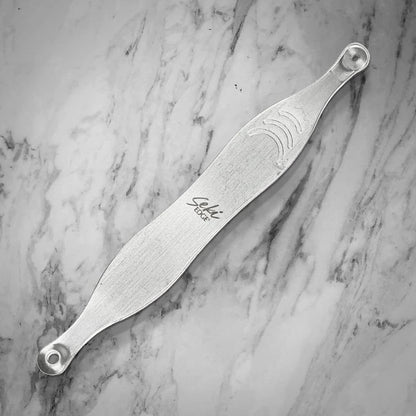 Seki Edge Blackhead Remover (SS-801) - Comedone Extractor for Blackheads - Professional Pimple Popper Tool with 2 Hole Sizes - Preventive Acne Tool & Pore Extractor