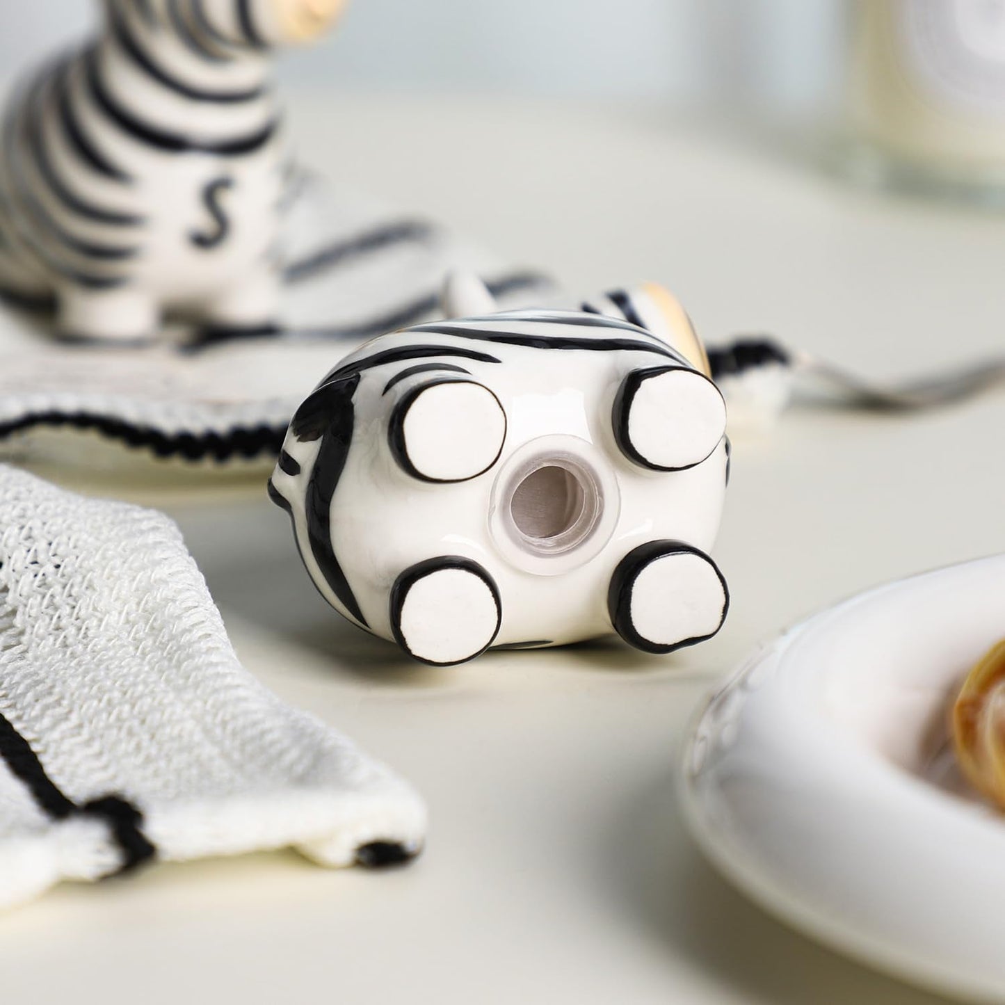 Colias Wing Ceramic Zebra Salt & Pepper Shakers Set, Hand-Painted Zebra Salt and Pepper Shakers-B