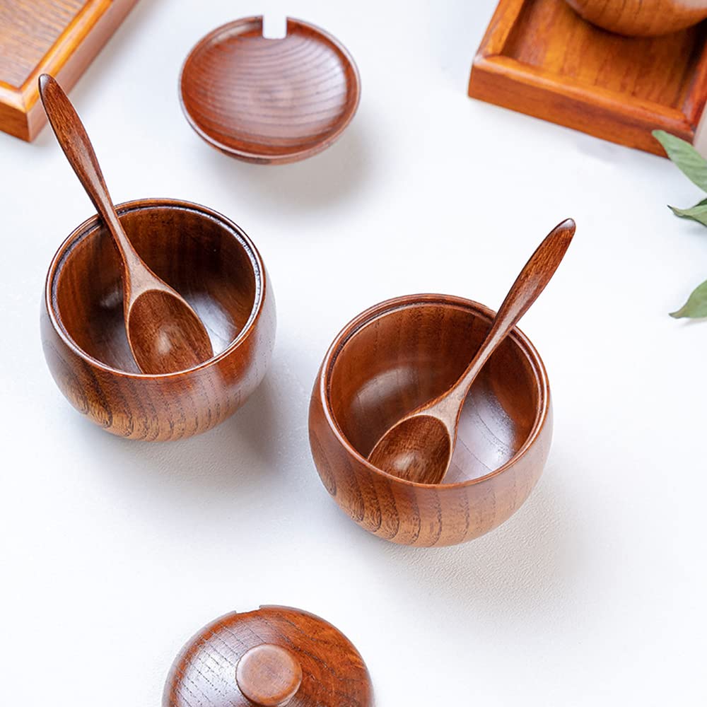 YMYL 2 Pcs Wood Condiment Pot Spice Jars, Natural Wooden Sugar Bowl Pepper Seasoning Container Condiment Pot with Lid, Spoon and Tray for Herbs Salt Pepper Spices
