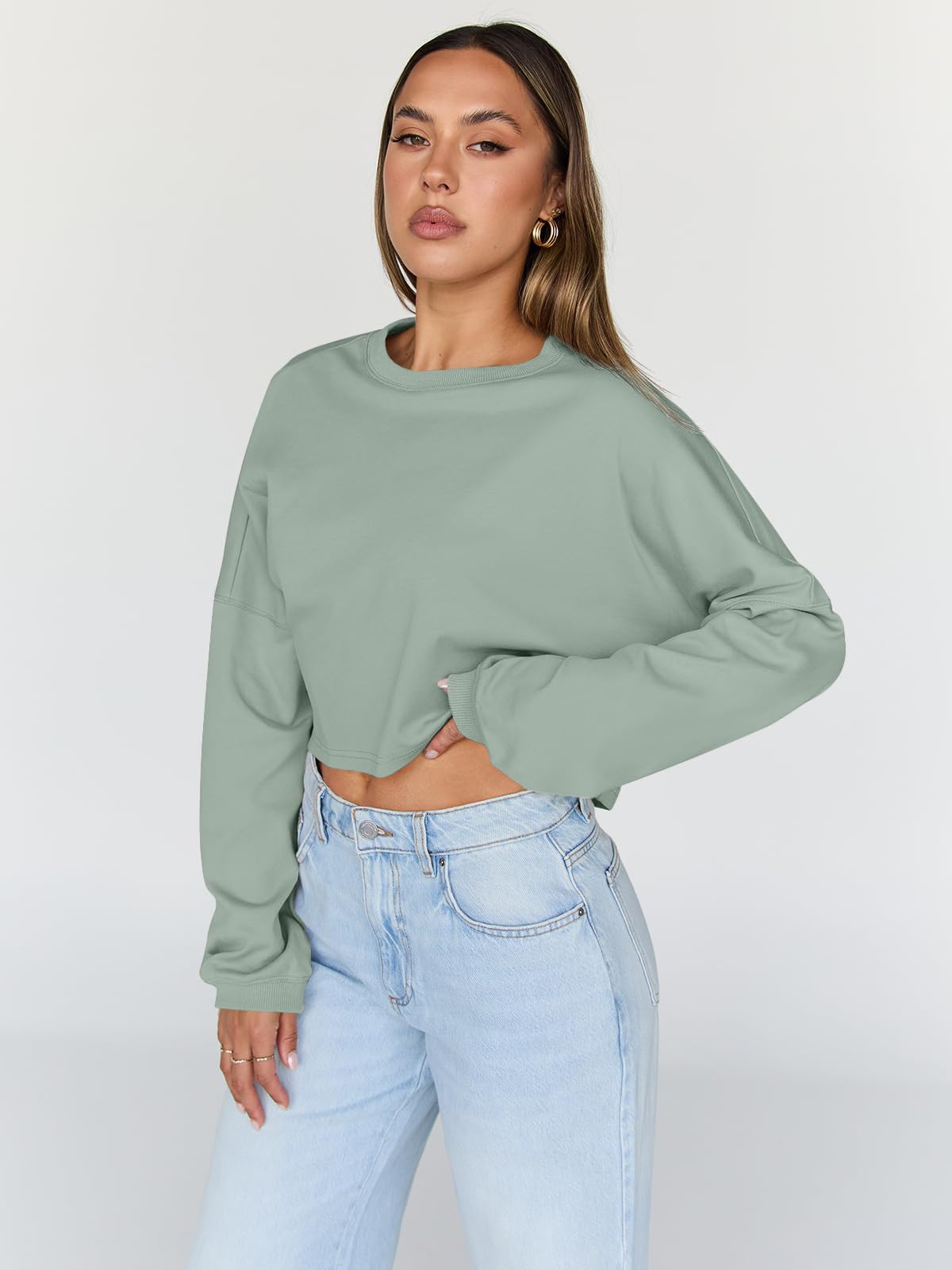 Trendy Queen Cropped Sweatshirts for Women Oversized Crewneck Sweaters Long Sleeve Tops Fall Winter Clothes 2025