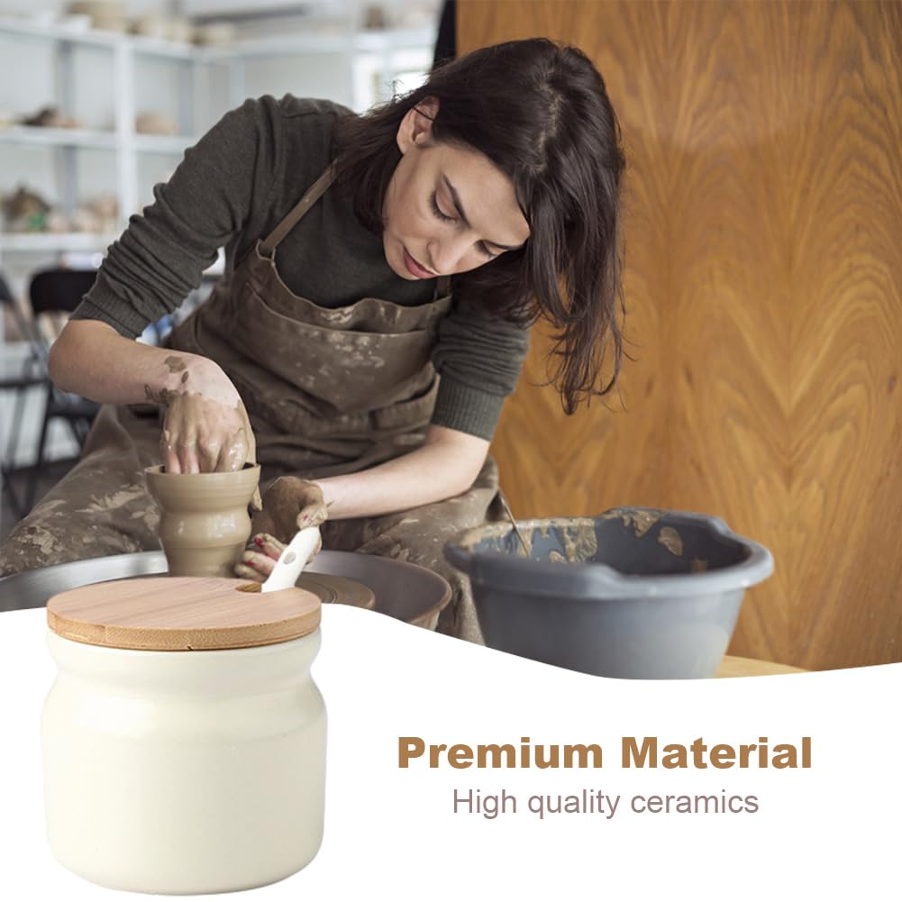 Frinovalt Ceramic Sugar Bowl, Porcelain Sugar Pot with lid and Spoon, 300ml/10.56oz Seasoning Storage Jar Salt Pot Salt Container for Coffee Bar, Home Kitchen(Beige)