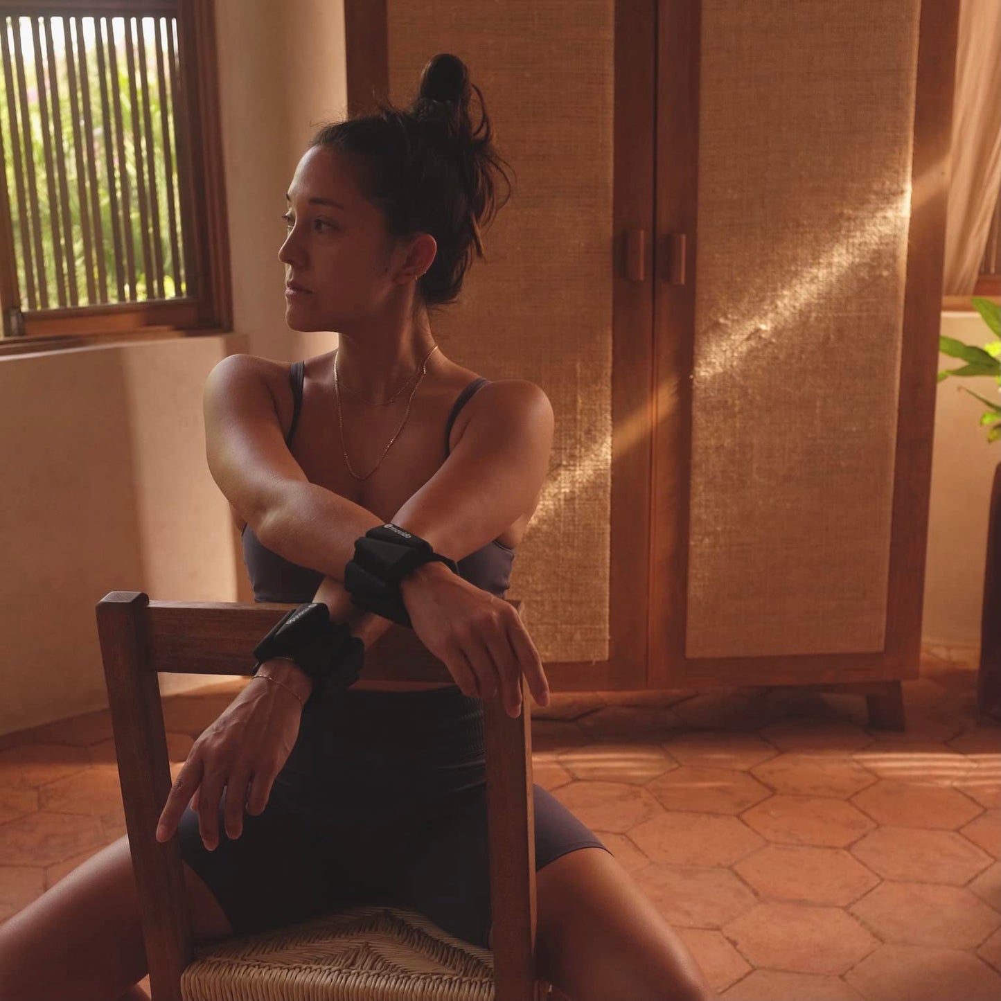 Movido Wearable Wrist & Ankle Weights - 1 lb each (2 per set) | Compact Workout Weights for Women & Men | Perfect for Yoga, Walking, Pilates, Home Workouts (Carbon)