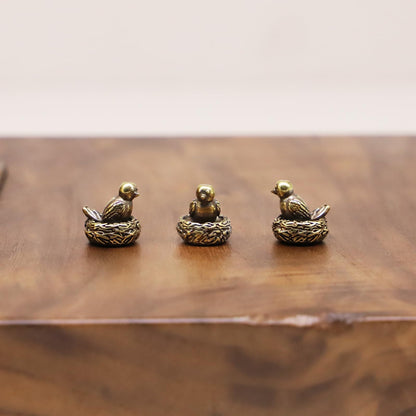 RillyRellow Hinge Head Songbird, Hinge Decorative Topper, Miniature Magnetic Figurine Door Decor, Whimsical Quirky Home Decor, Animal Lover Gift, Cute Songbird Decor (3 per Set)