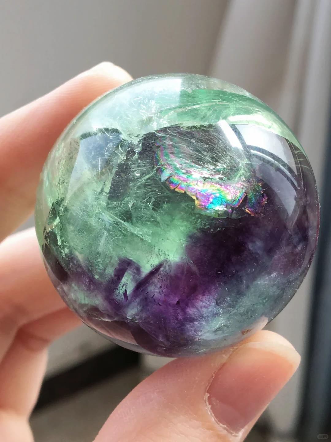 AierCrystal Natural Stone Crystal Sphere Feng Shui Home Decoration Ball Positive Energy Scrying Orb for Meditation Tool for Spiritual Space Purification Globe Diameter6-7cm Fluorite Sphere