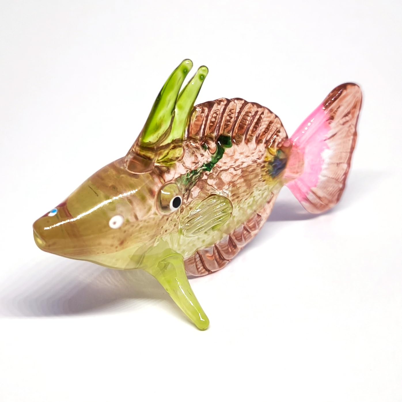 ZOOCRAFT Hand-Blown Glass Fish Figurine for Fish Lovers, Artisan Lampwork Sculpture — Coastal & Ocean Decor Gift for Marine Enthusiasts & Beach Home Collectors