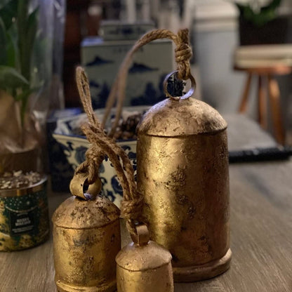 Carfar Handicrafts Giant Vintage Rustic Tin Metal Harmony Cow Bells Complete Set of 15 Huge XXL Rustic Handmade Bells On Jute Rope