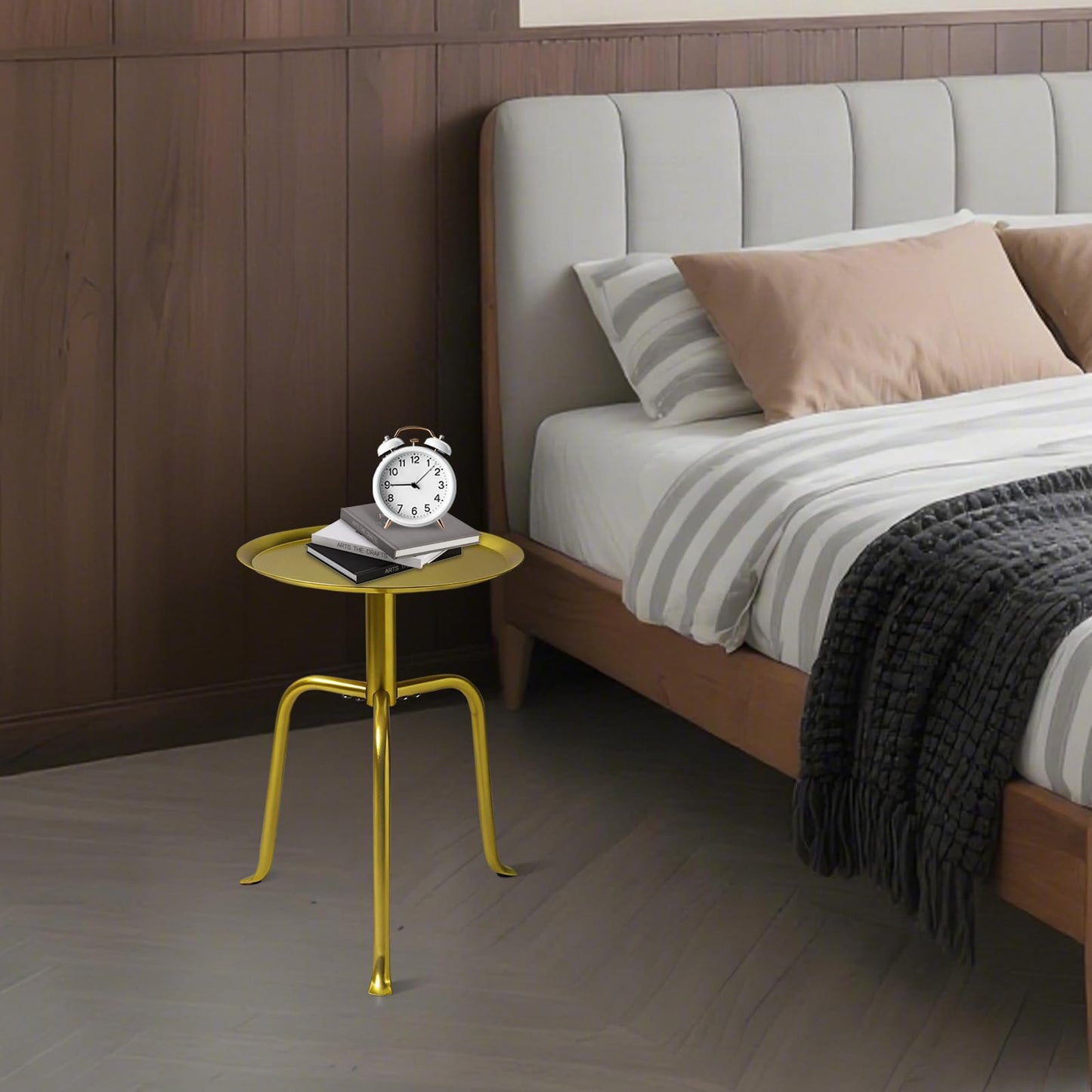 Uniqcovosa Plant Stand Indoor Outdoor, 11'' Round Gold Corner Single Plant Table, 3-Leg Small Metal Plant Holders Flower Pot Stand, Modern Corner Round Small Side End Table with Raised Design
