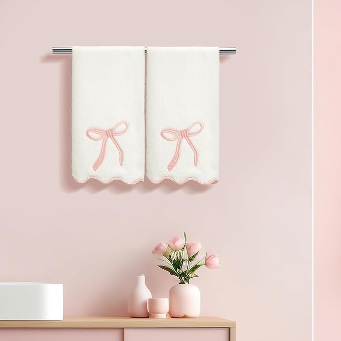 2 Pcs White Pink Scalloped Hand Towels