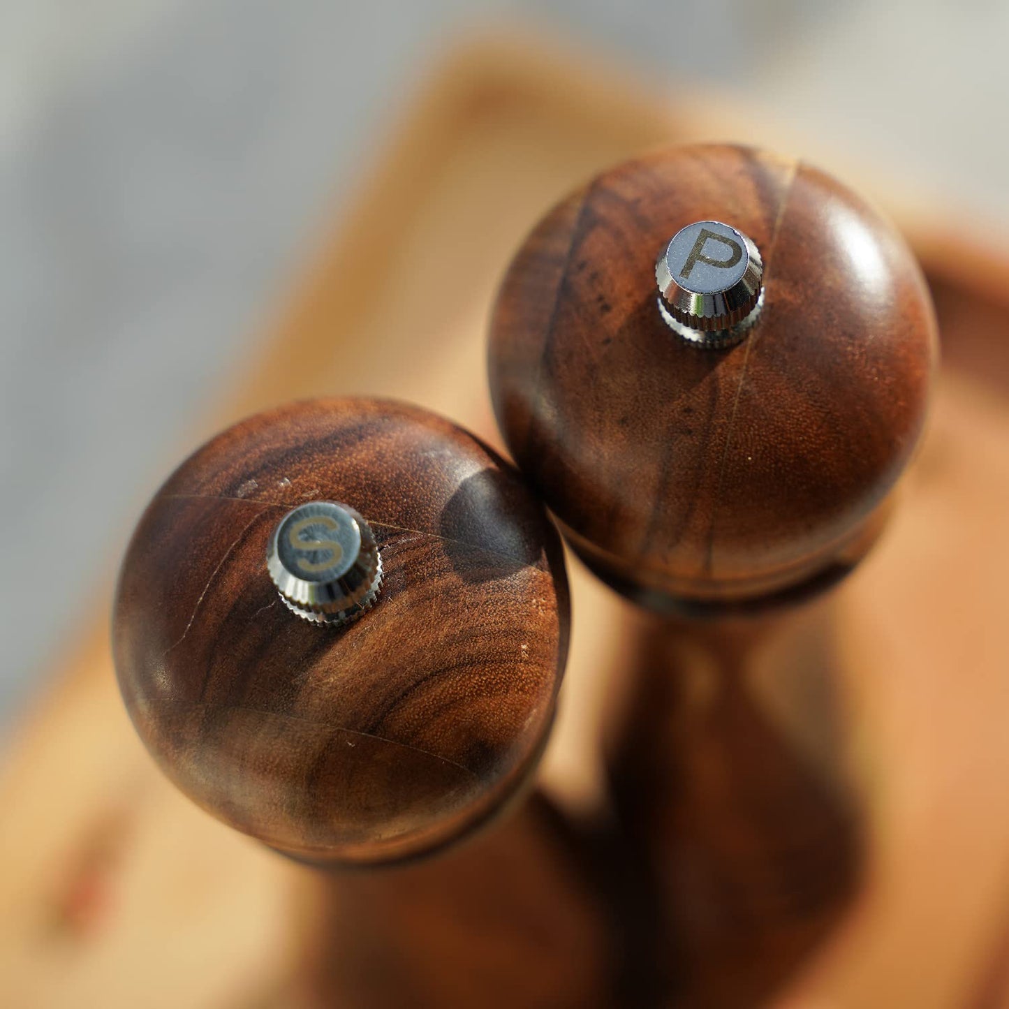 DeroTeno Salt and Pepper Mill Set, Set of 2 Salt and Pepper Grinder with Ceramic Grinder, Acacia Wood, Height 16.5 cm / 6 inch ((Tray is not Included)