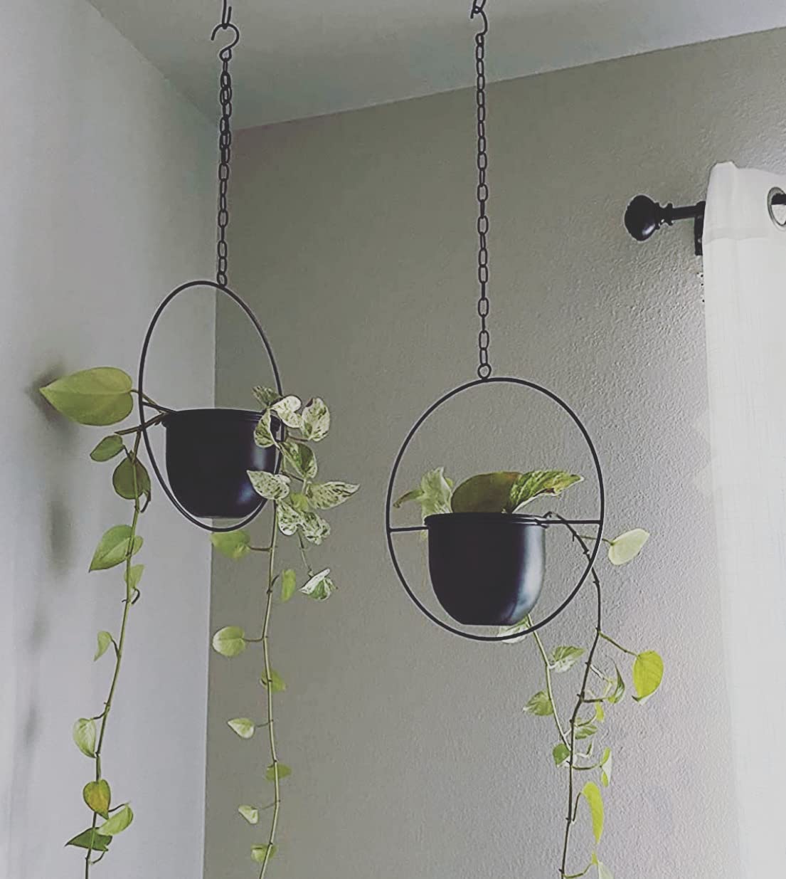 Shineloha 2 Pack Hanging Planters for Indoor Plants with 5.5" Pot + Ceiling Hook + Extender Chain | Hanging Plant Holder, Metal Minimalist Planter, NO Plant incld