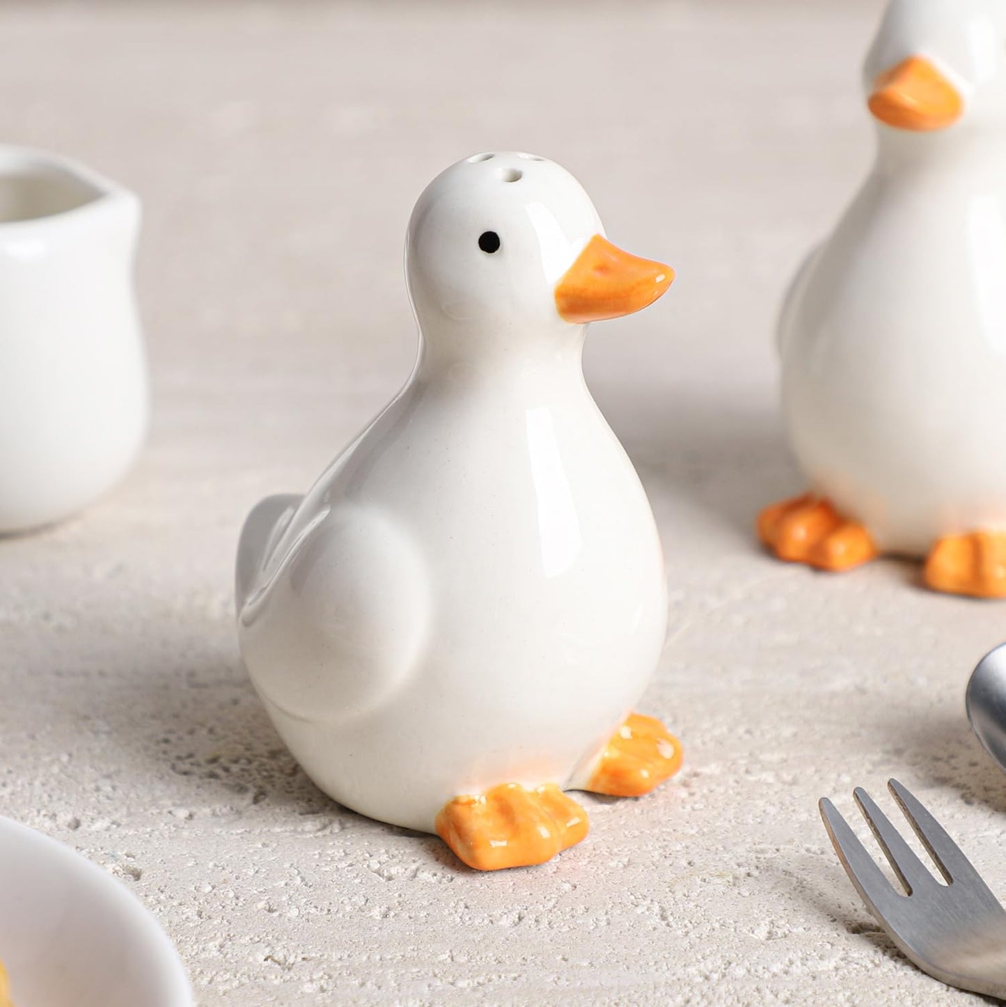 WAIT FLY Duck Shape Ceramic Salt & Pepper Shakers Set 2 PCS Standing Duck Salt and Pepper Shakers, Home Kitchen Decor