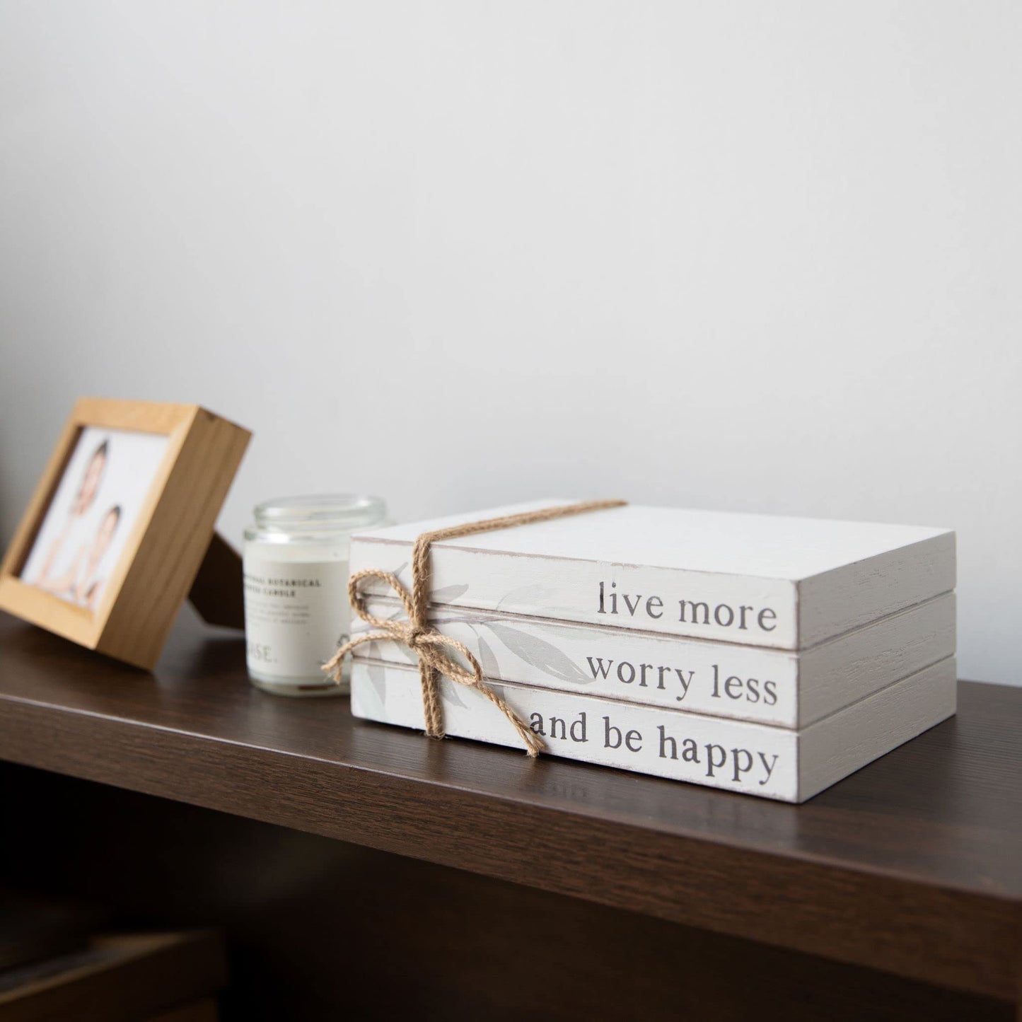 GENMOUS 4pcs White Decorative Books Set, Stacked Wood Faux Books with Wood Bead Tassels for Living Room and Shelf Display, Farmhouse Decor
