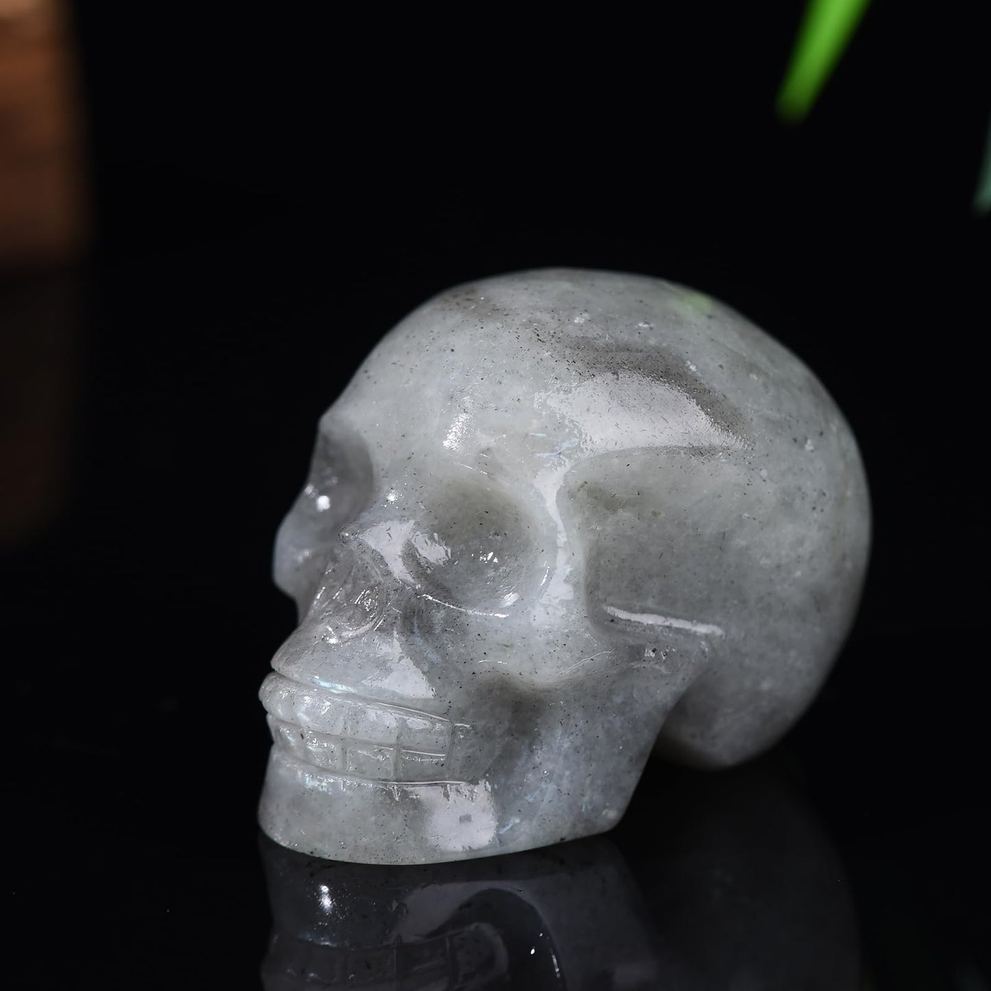 WUYOUSHI 2.0" Moonstone Skull Decor Statue Crystals and Healing Stones Skull Figurine Polished Gemstones Bedroom Office Desk Halloween Decoration