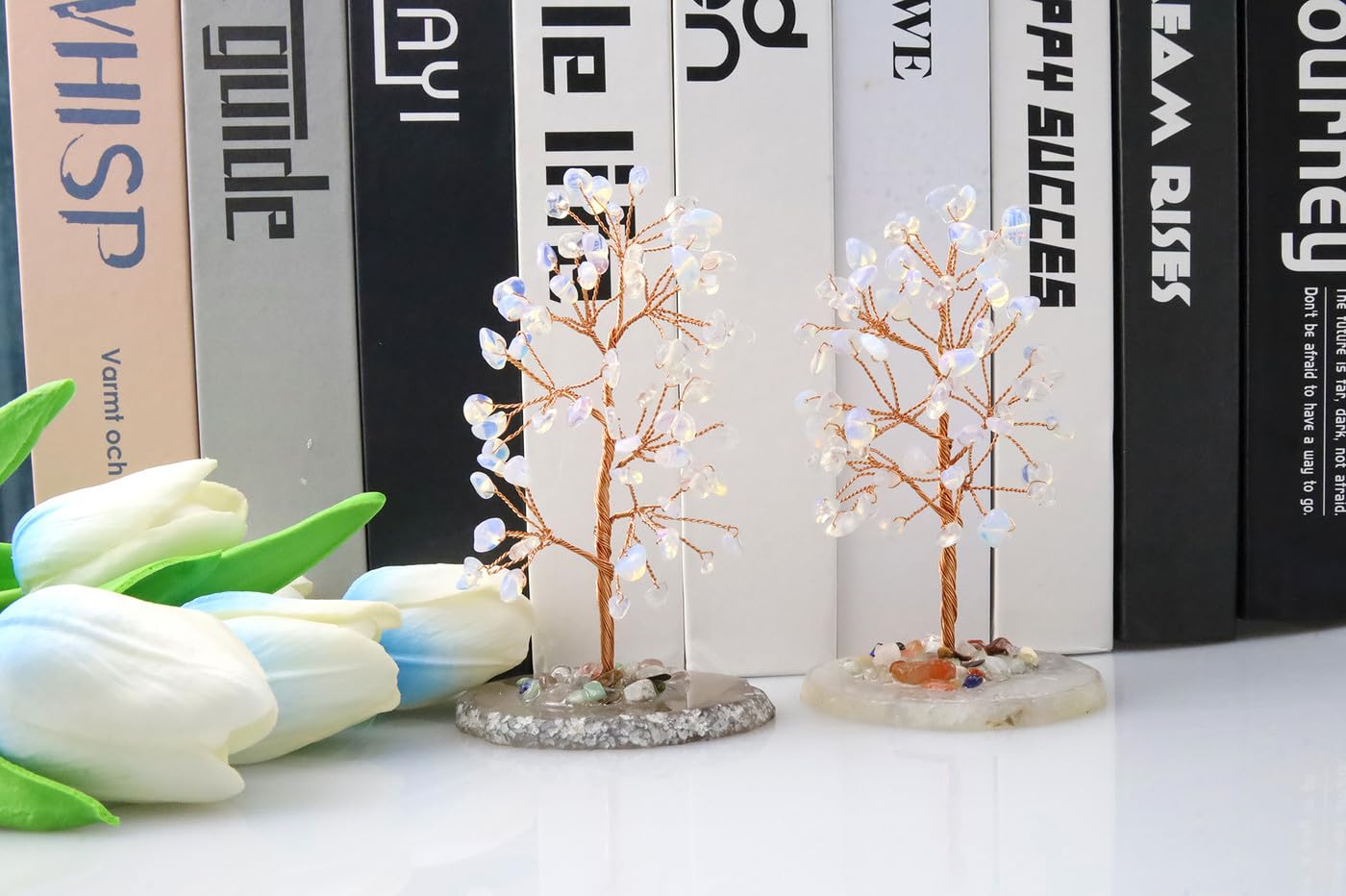 QINJIEJIE Opal Healing Crystals Natural Stone Decor Reiki Gemstone Tree Agate Slice Base Copper Wire Money Tree of Life White Opalite Home Office Decoration Spiritual Luck Gift for Women