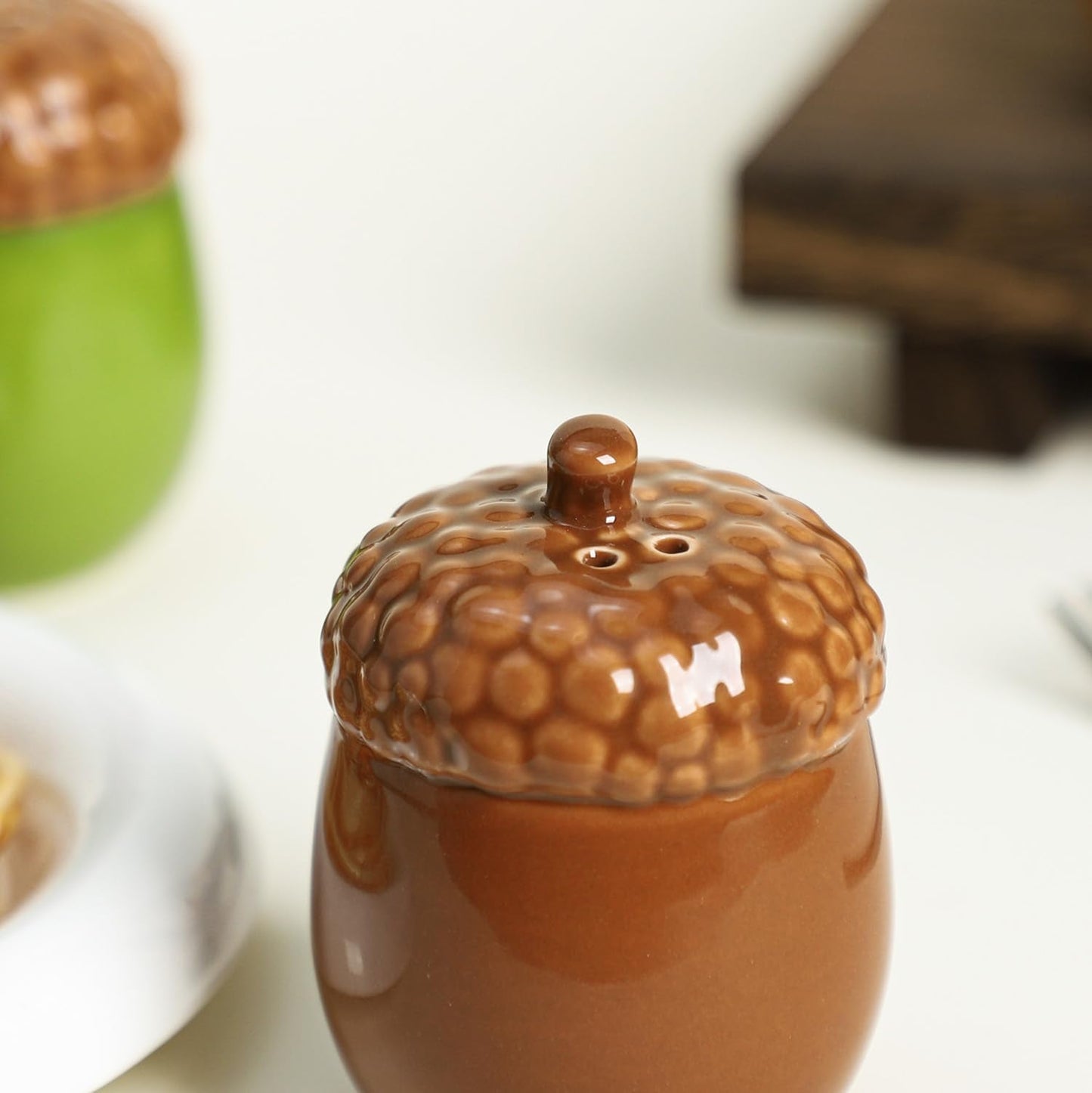 Gaolinci Acorn Salt and Pepper Shakers, Ceramic Salt and Pepper Shakers Set, Table Decoration