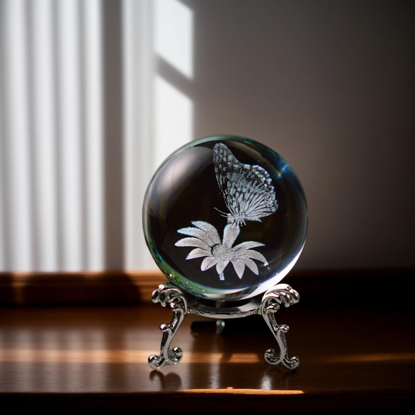 vskikris 3D Laser Engraved Crystal Ball Set, 60mm K9 Clear Crystal Sphere with Butterfly & Flower Design + Blank Ball, with Gold Stand, for Home Decor, Feng Shui, Unique Gift for Women