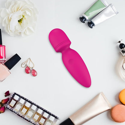 Fuwyiy Mini Manual Back Massagers,Gifts for Women Small Cordless Handheld Massager with 10 Modes, Personal Handheld Massager for Neck Shoulder Back Body（RED）