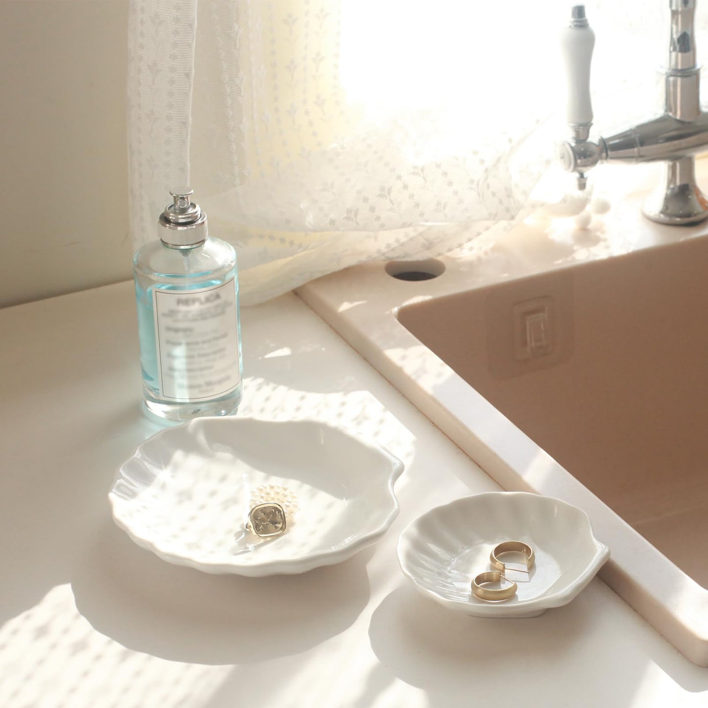 CCINPPY Shell Ring Dish Tray, Ceramic Jewelry Tray Trinket Dish, Seashell Key Holder Bowl, Beach Room Coastal Decor Aesthetic, Ocean Bathroom Counter Decor, White, Large