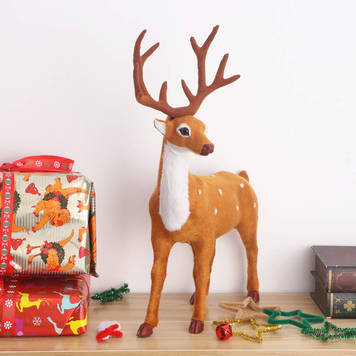 Generic Deer Decorative Figurine, Plastic Reindeer Sculpture Winter Christmas Decoration Elk Statue, Animal Figurine for Living Room, Office, Shop Window (15cm), Brown