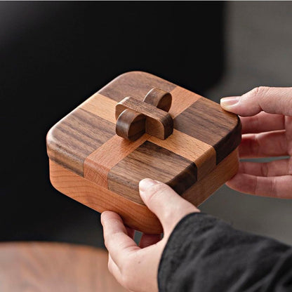 YANQINQIN Wooden Jewelry Box-Keepsake Organizer for Rings, Necklaces,Keys,Treasures for Weddings,Engagements,Anniversaries for Women Men (B)