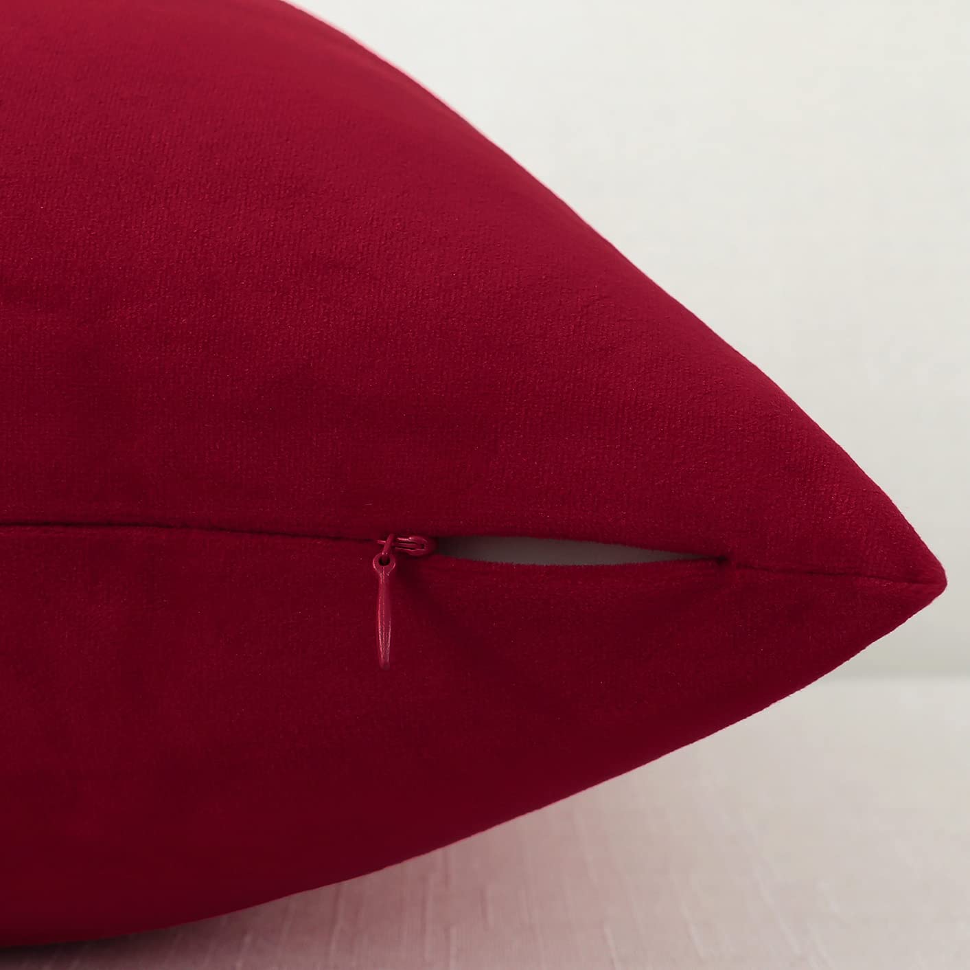 mixeoo Comfy Christmas Red Throw Pillow Covers Decorative Square Solid Thick Velvet Super Soft Cushion Cases Home Decor for Sofa Couch Living Room Chair, Set of 2, 18 x 18 Inch