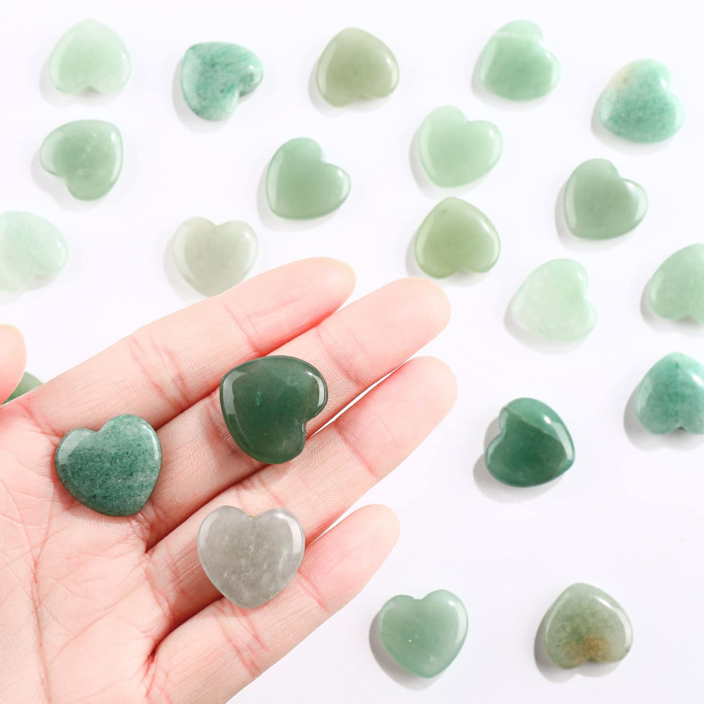 Patelai 24 Pcs Green Aventurine Heart Healing Crystals, Polished Natural Crystal Hearts, 0.8 Inch Mini Pocket Palm Stones for Luck, Meditation and Reiki, Heart Stone Gift with Black Velvet Bag