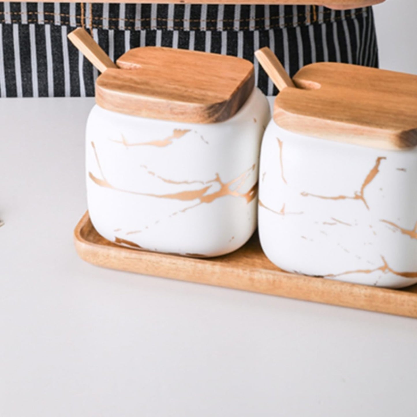 Dicunoy 2 Pack Ceramic Sugar Bowl with Lids and Spoons, Salt and Sugar Container, White Porcelain Sugar Coffee Container, Condiment Spice Pots with Wooden Tray for Bar Table, Kitchen, Countertop