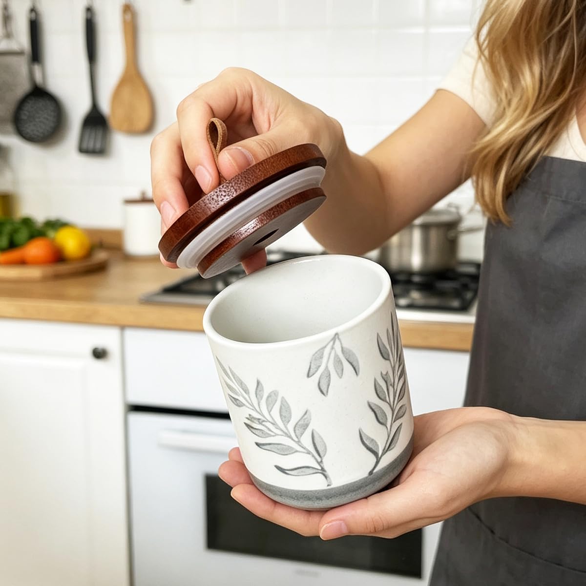 EWEIGEER 10oz Ceramic Airtight Food Storage Container with Wooden Spoon for Sugar,Matcha,Salt,Coffee,Spices,Cat Treat,Loose Leaf Tea(Gray-Green Olive Leaves)