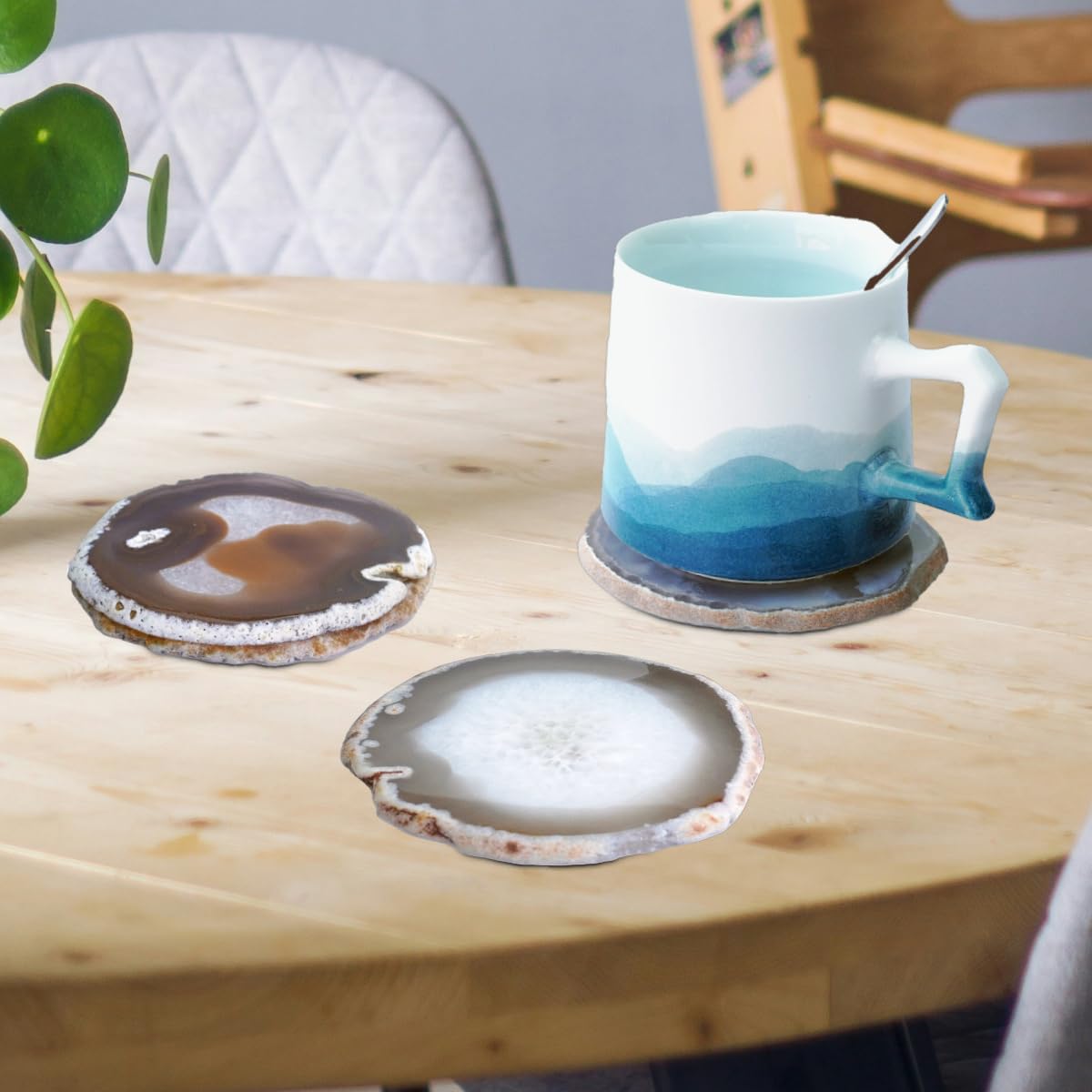 Sisamn Natural Agate Slices Bulk Crystal Geode Coasters Set of 4 - Unique 4-5 Inch Cute Stone Drink Coasters with Rubber Bumpers - Natural Slices Geode for Home Decor, Coffee Table, Bar Accessories