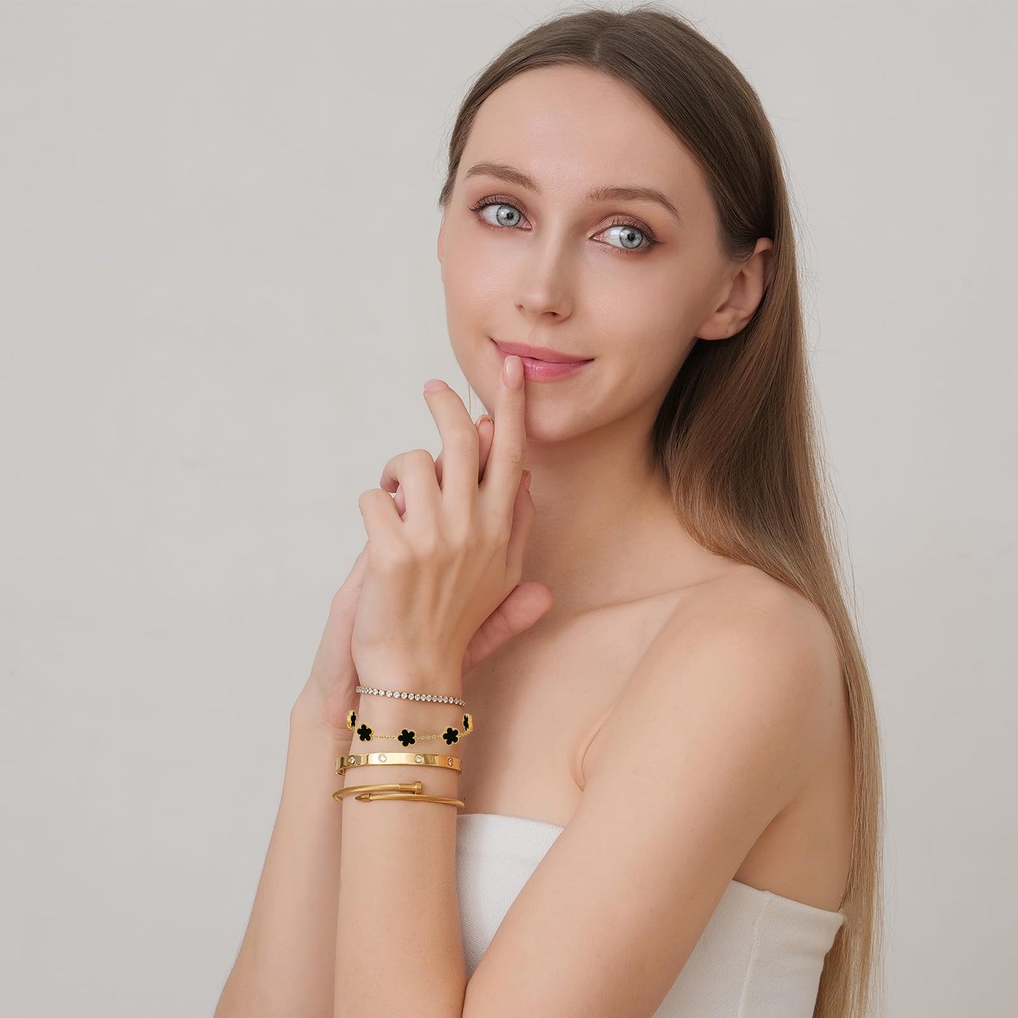 MVCOLEDY 18 K Gold Plated Love Bracelet Stack for Women 4-Piece Bracelet Shell Floral Clover Chain, Tennis Chain and Crystal Gold Bangle, Love Bracelet Design Gift Jewelry for Valentines Day