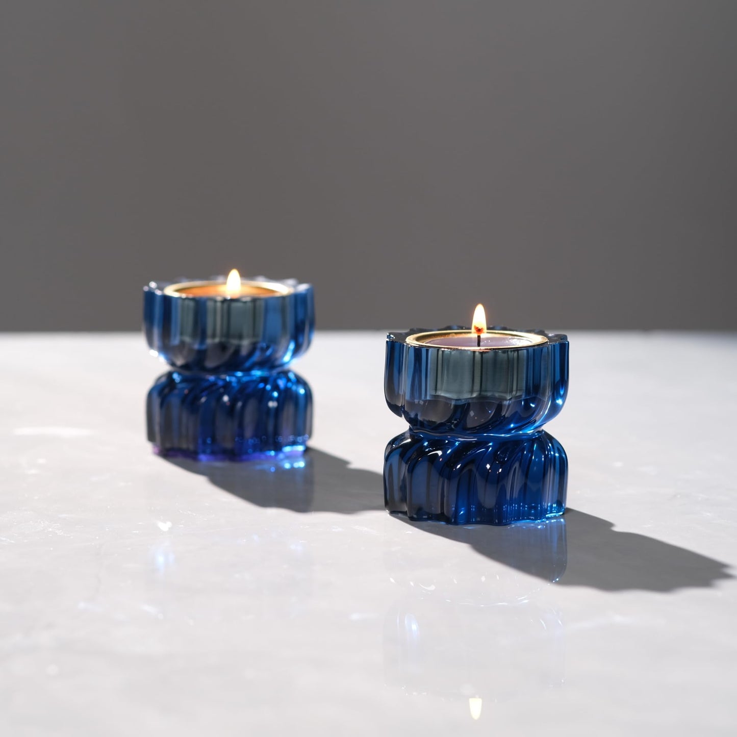 ICNBUYS Twizzle Twist Tealight Holder, Decorative Tealight Candle Holder for Table Display, Unique Home Décor, Housewarming Gift, Spiral Sculpture Diwali Tea Light Stand Black Blue Resin Set of 2