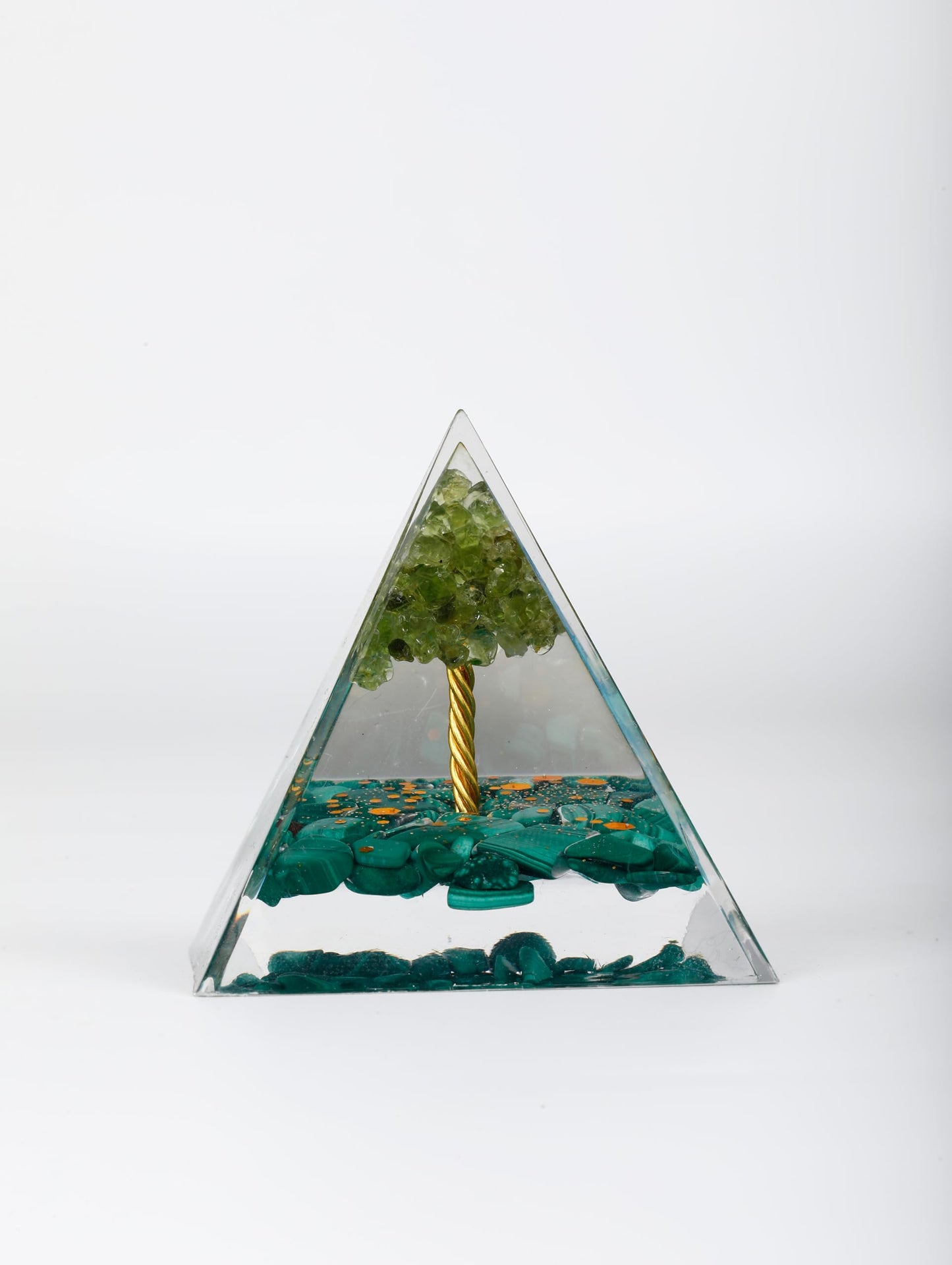 Pankósmios Orgonite Pyramid for Positive Energy, Healing & Meditation - Amethyst & Obsidian Crystal Chakra Pyramid for Stress Relief, Reiki Healing, Luck & Fortune Attraction - Green