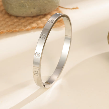 YUFANHY Love Bracelet Cuff 18k Gold Plated Stainless Steel Love Bracelet For Women Novelty And Mother Daughter Bracelet Jewelry Oval Bangle Witness The Of Love Wedding For Couple（Silve）