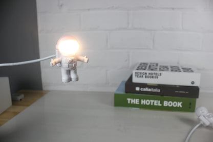 SOONDAR® Creative Spaceman Astronaut LED Flexible USB Light for Laptop PC Notebook